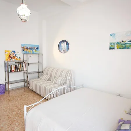 Degli Ubaldi Apartment *